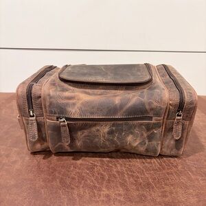 Vintage Distressed Faux Leather Hanging Toiletry Bag Dopp Kit Travel Organizer